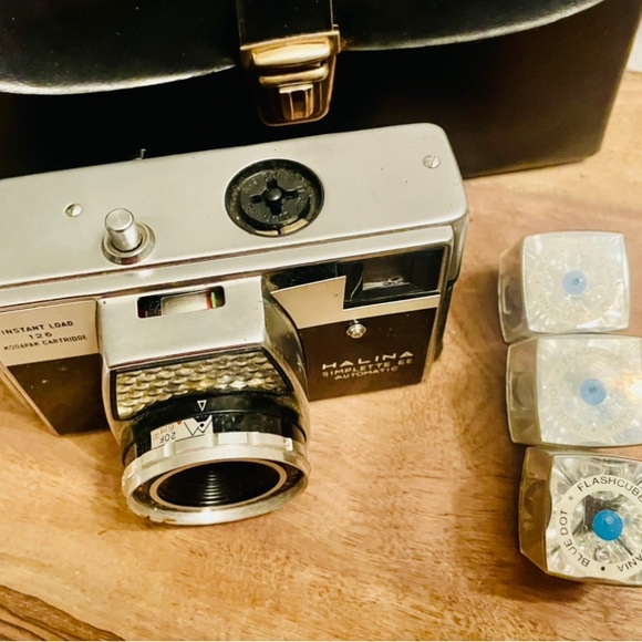 Halina Simplette EE Automatic Vintage Instamatic Camera Flash Bulbs Case - Picture 2 of 8